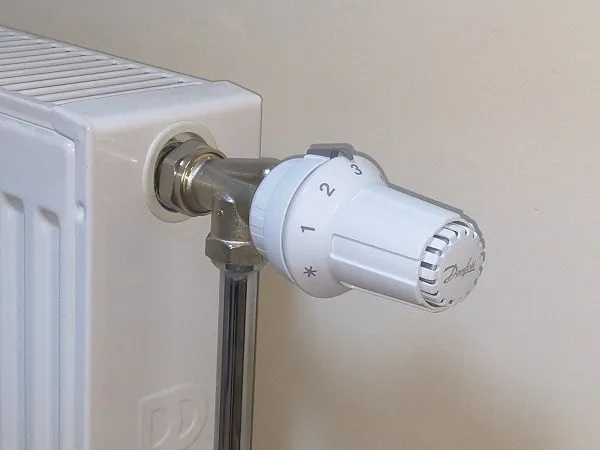 Danfoss Yatay Köşe Tip Termostatik Radyatör Vanası