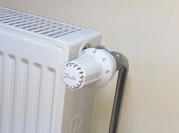 Danfoss Sıvı Sensörlü Köşe Tip Termostatik Radyatör Vanası RA-FN DN 15